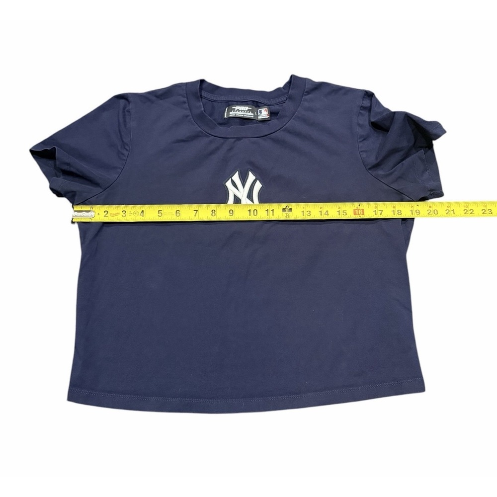 PRO Standard MLB New York Yankees Women's Size L Cropped Fitted T-shirt Navy - Picture 3 of 5